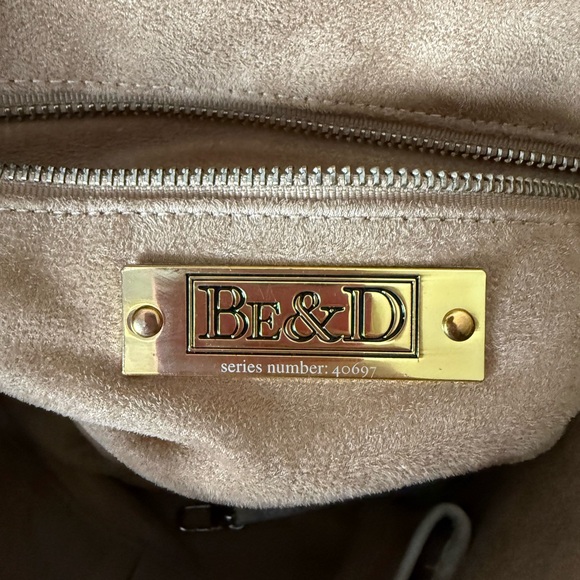 Be & D Leather Satchel Purse with Feather Like Pattern - Picture 4 of 15